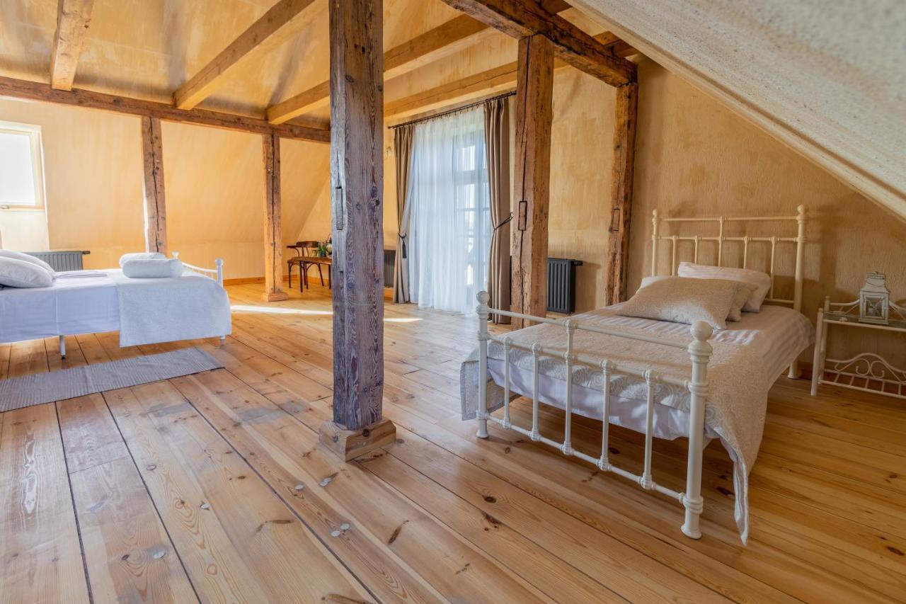 Mazmezotnes Muiza Hotel Екстериор снимка